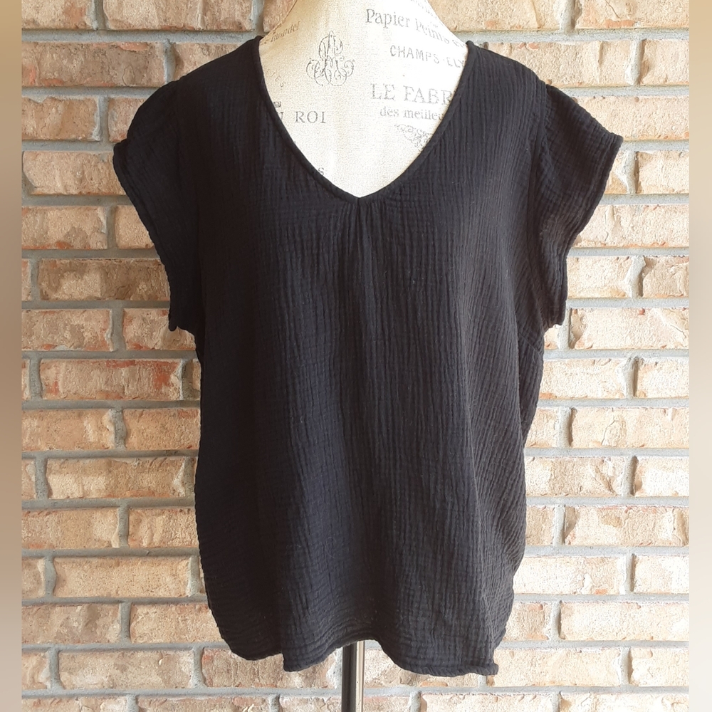 Three Dots Black V-Neck Women's Gauzy Boho Top Size XL.